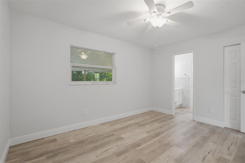 For Sale: $269,800 (3 beds, 1 baths, 1050 Square Feet)