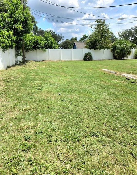 For Sale: $525,000 (5 beds, 3 baths, 2061 Square Feet)