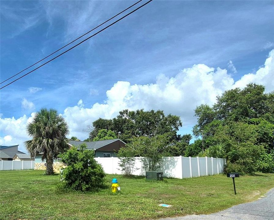 For Sale: $525,000 (5 beds, 3 baths, 2061 Square Feet)