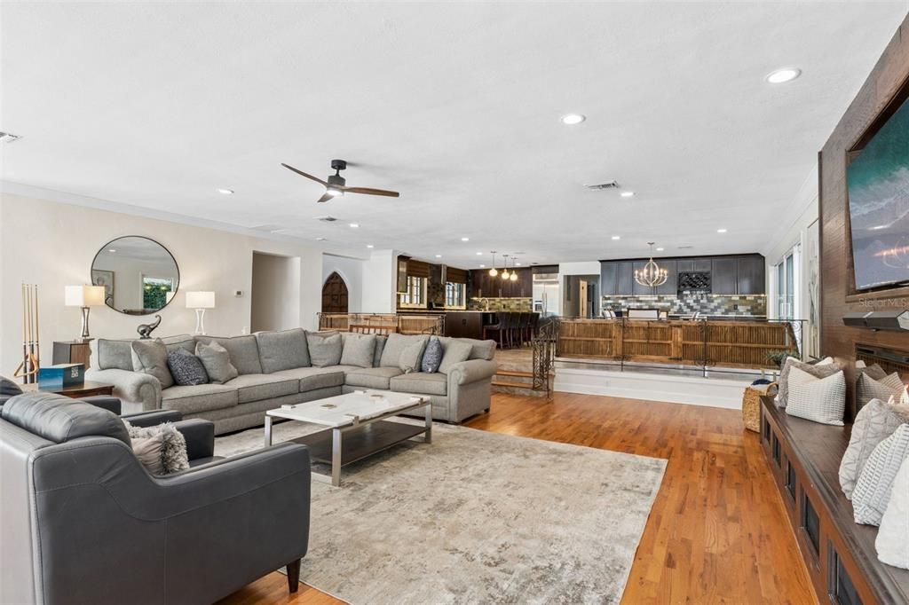 En Venta: $2,500,000 (6 camas, 4 baños, 4858 Pies cuadrados)