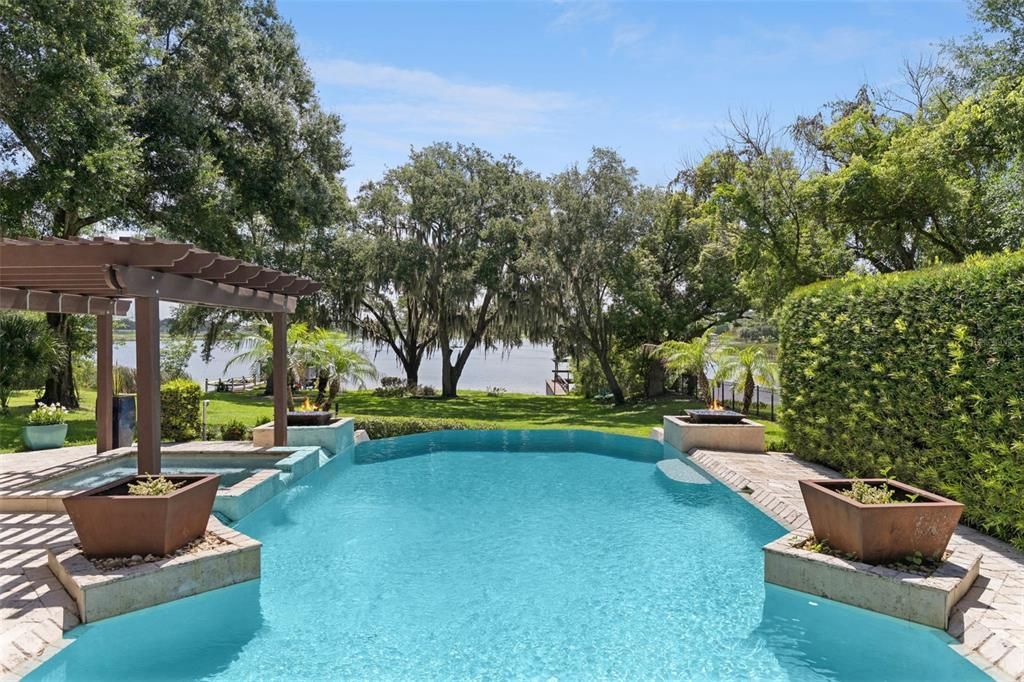 En Venta: $2,500,000 (6 camas, 4 baños, 4858 Pies cuadrados)