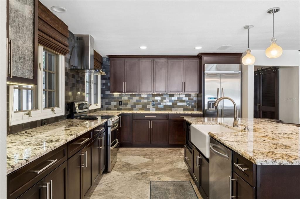 En Venta: $2,500,000 (6 camas, 4 baños, 4858 Pies cuadrados)