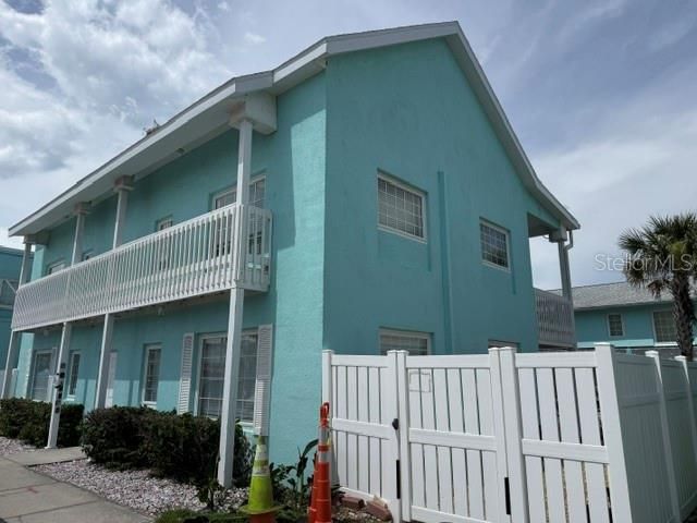 For Sale: $345,000 (2 beds, 1 baths, 553 Square Feet)
