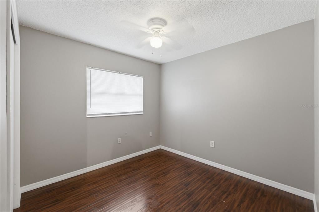 For Sale: $190,000 (2 beds, 1 baths, 720 Square Feet)
