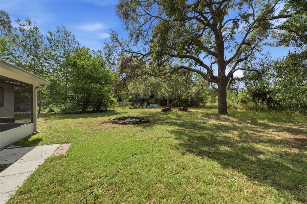 For Sale: $190,000 (2 beds, 1 baths, 720 Square Feet)