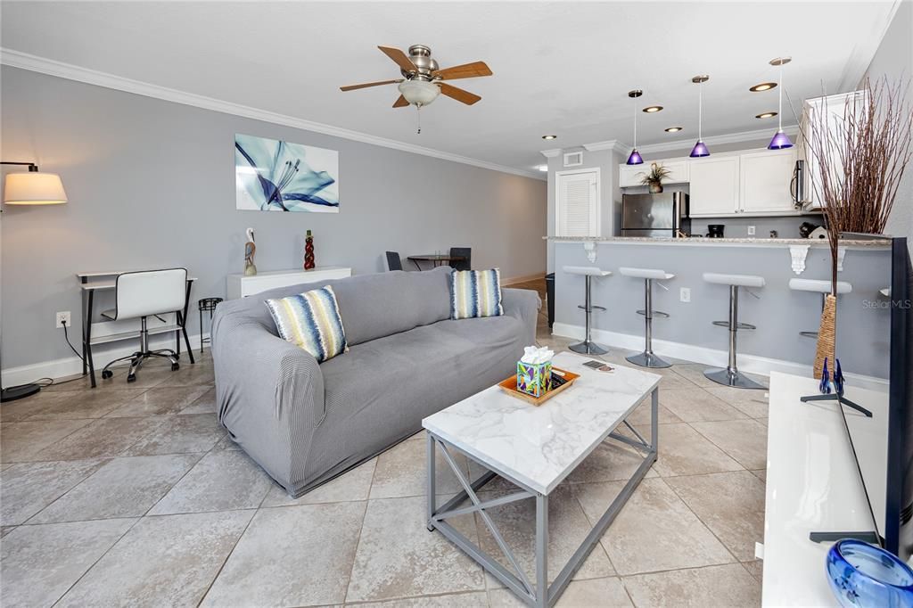 For Rent: $2,200 (1 beds, 1 baths, 682 Square Feet)
