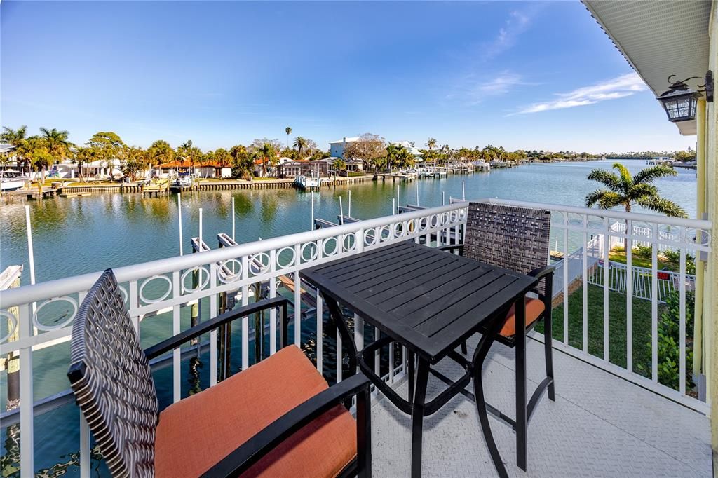 For Rent: $2,200 (1 beds, 1 baths, 682 Square Feet)