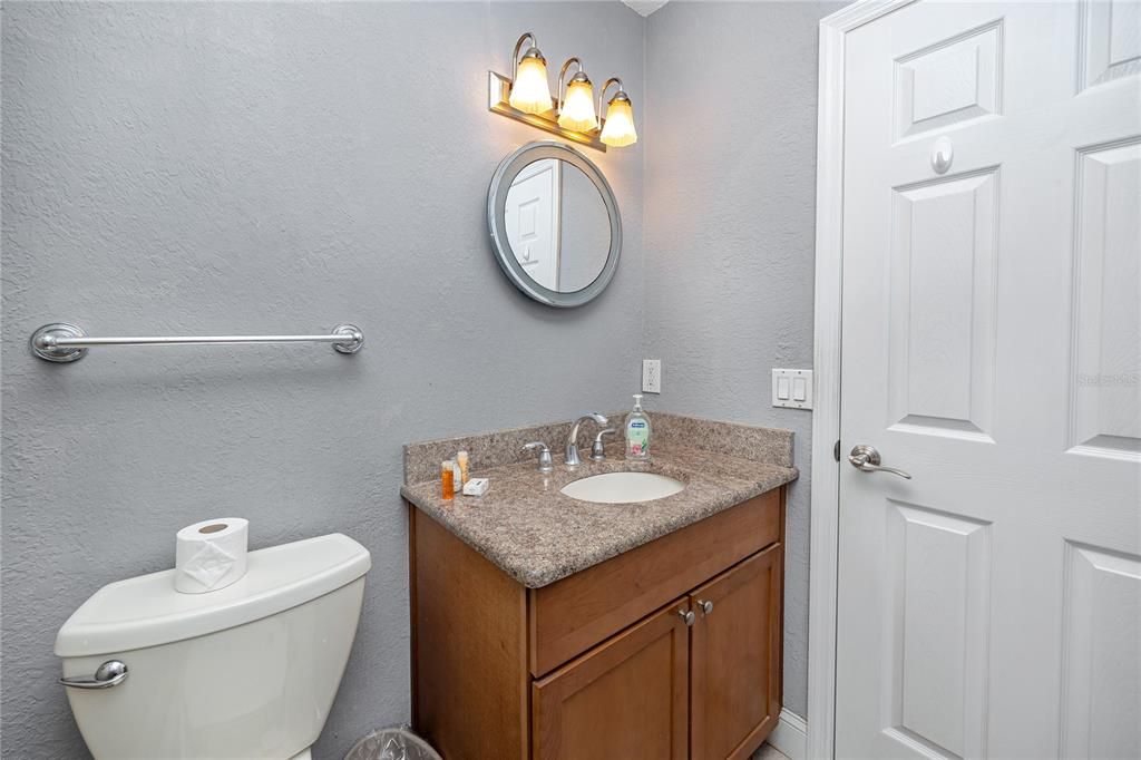 For Rent: $2,200 (1 beds, 1 baths, 682 Square Feet)