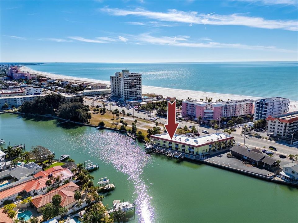 For Rent: $2,200 (1 beds, 1 baths, 682 Square Feet)