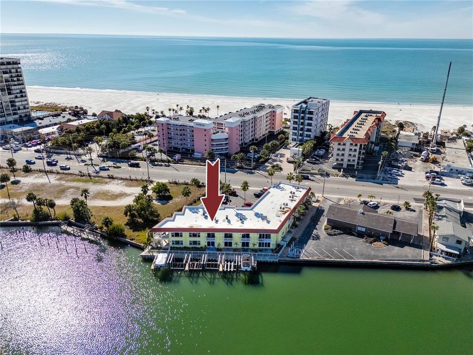 For Rent: $2,200 (1 beds, 1 baths, 682 Square Feet)