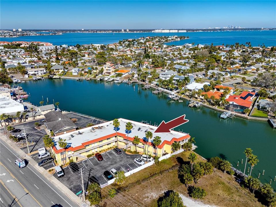 For Rent: $2,200 (1 beds, 1 baths, 682 Square Feet)