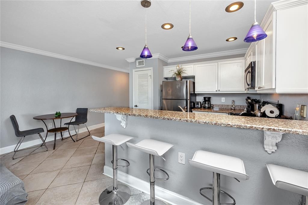 For Rent: $2,200 (1 beds, 1 baths, 682 Square Feet)