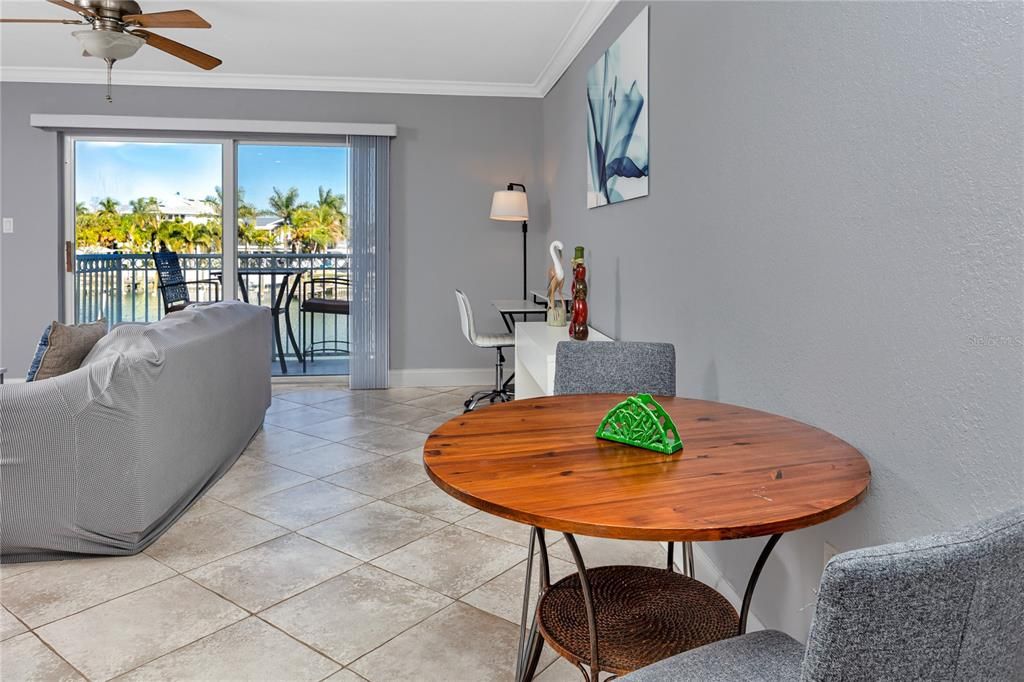 For Rent: $2,200 (1 beds, 1 baths, 682 Square Feet)