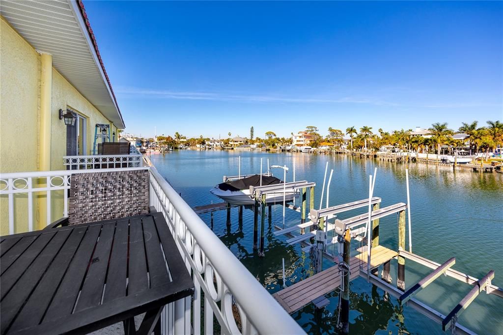 For Rent: $2,200 (1 beds, 1 baths, 682 Square Feet)