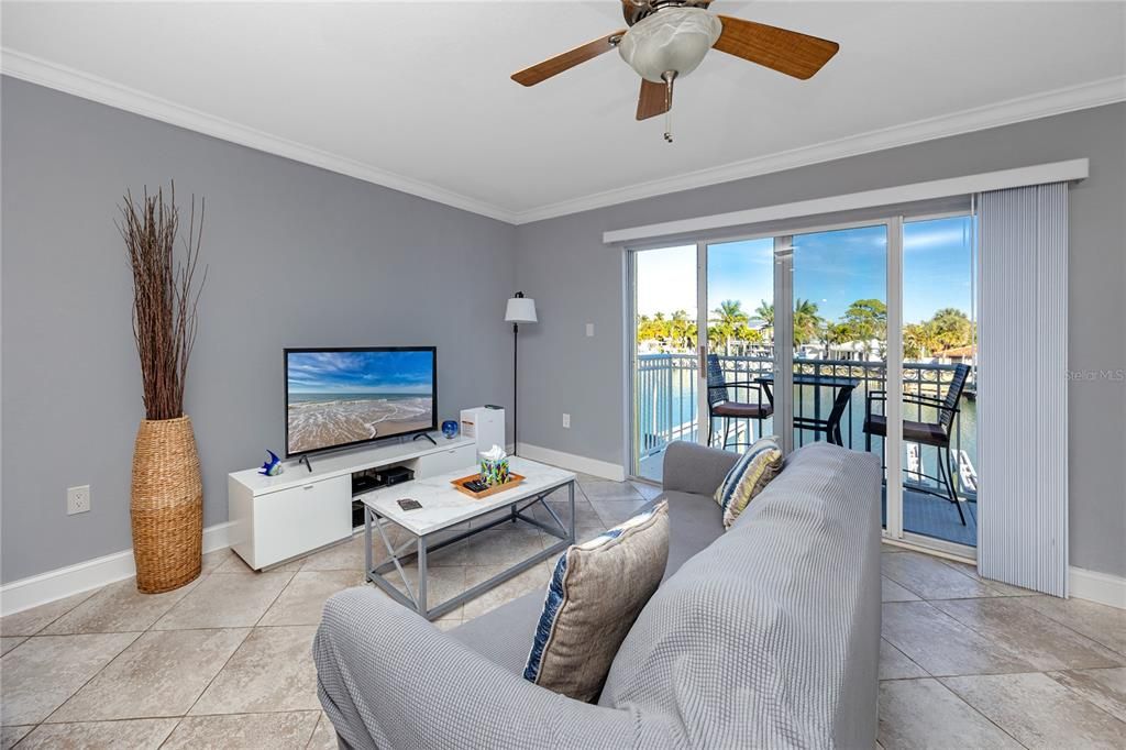 For Rent: $2,200 (1 beds, 1 baths, 682 Square Feet)