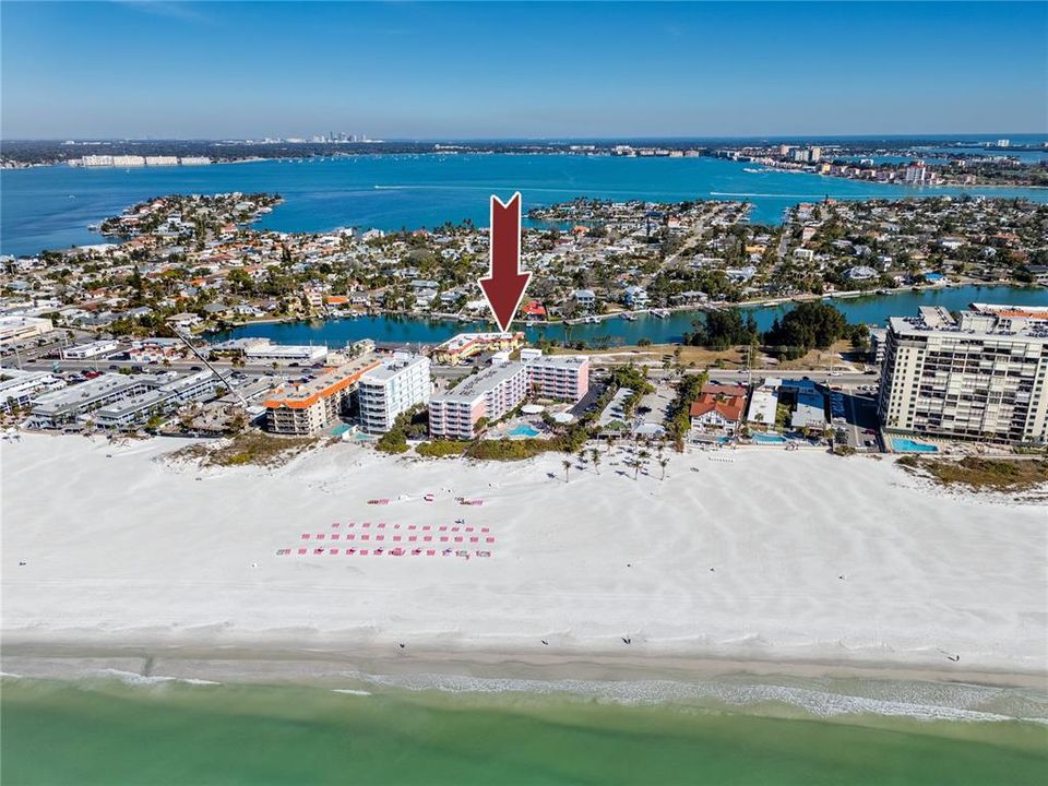 For Rent: $2,200 (1 beds, 1 baths, 682 Square Feet)