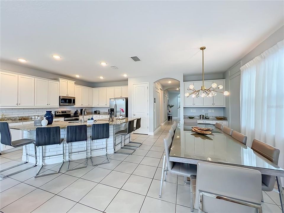 En Venta: $745,000 (6 camas, 5 baños, 3203 Pies cuadrados)