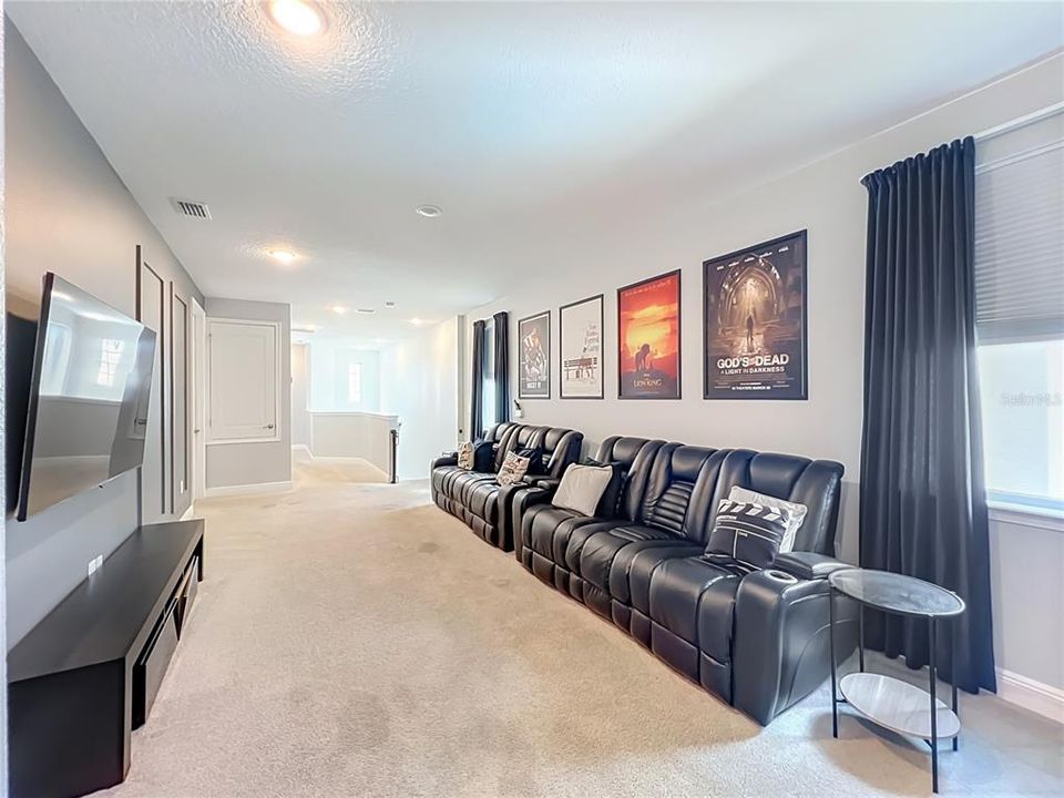 En Venta: $745,000 (6 camas, 5 baños, 3203 Pies cuadrados)