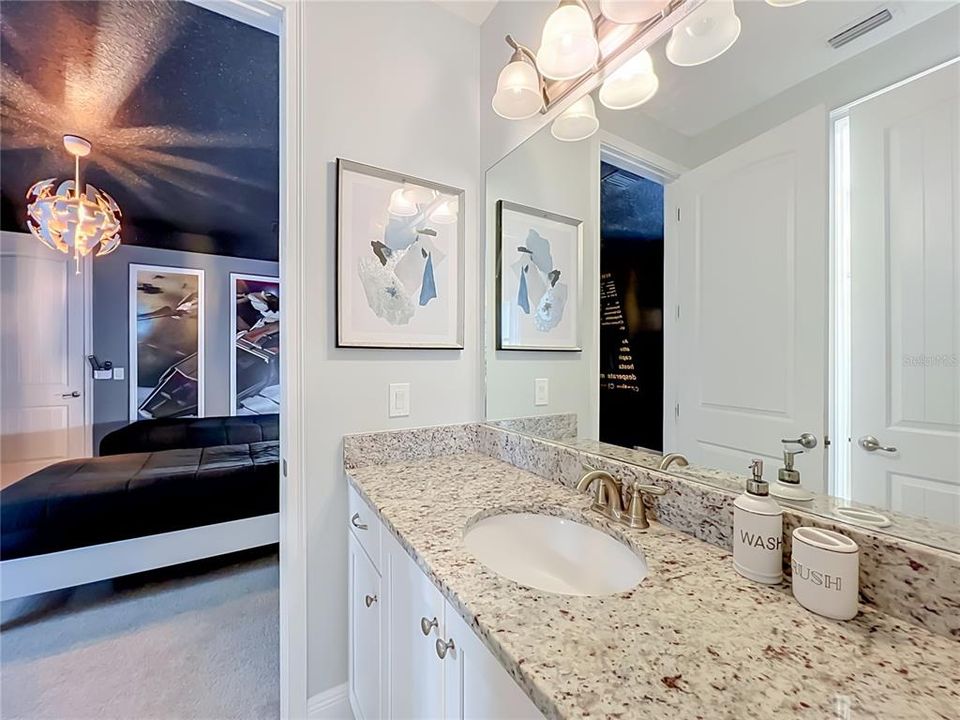En Venta: $745,000 (6 camas, 5 baños, 3203 Pies cuadrados)