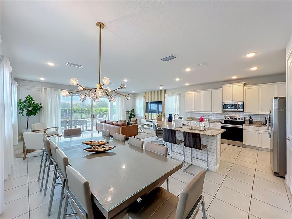 En Venta: $745,000 (6 camas, 5 baños, 3203 Pies cuadrados)