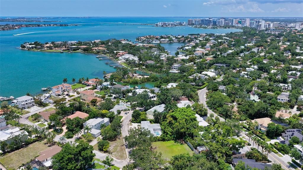 En Venta: $1,495,000 (0.33 acres)