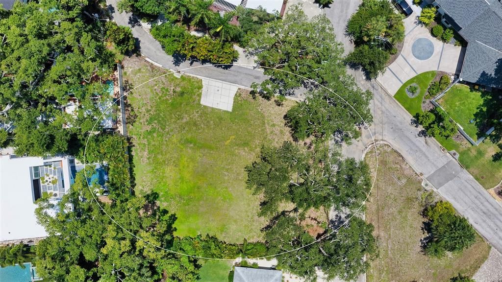 En Venta: $1,495,000 (0.33 acres)