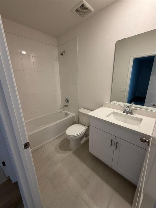 For Rent: $2,200 (3 beds, 2 baths, 1269 Square Feet)