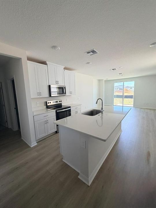 For Rent: $2,200 (3 beds, 2 baths, 1269 Square Feet)