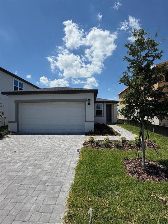 For Rent: $2,200 (3 beds, 2 baths, 1269 Square Feet)