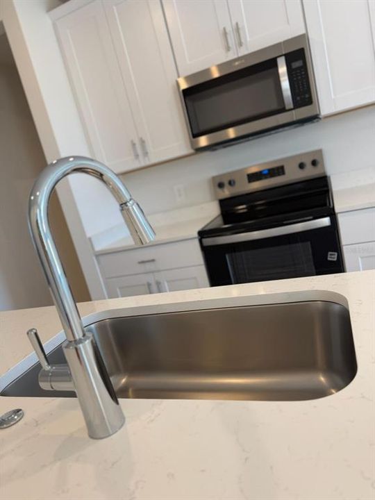 For Rent: $2,200 (3 beds, 2 baths, 1269 Square Feet)