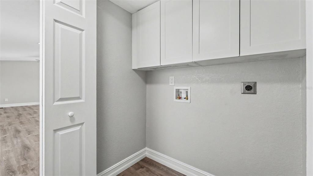 For Sale: $280,000 (3 beds, 2 baths, 1064 Square Feet)