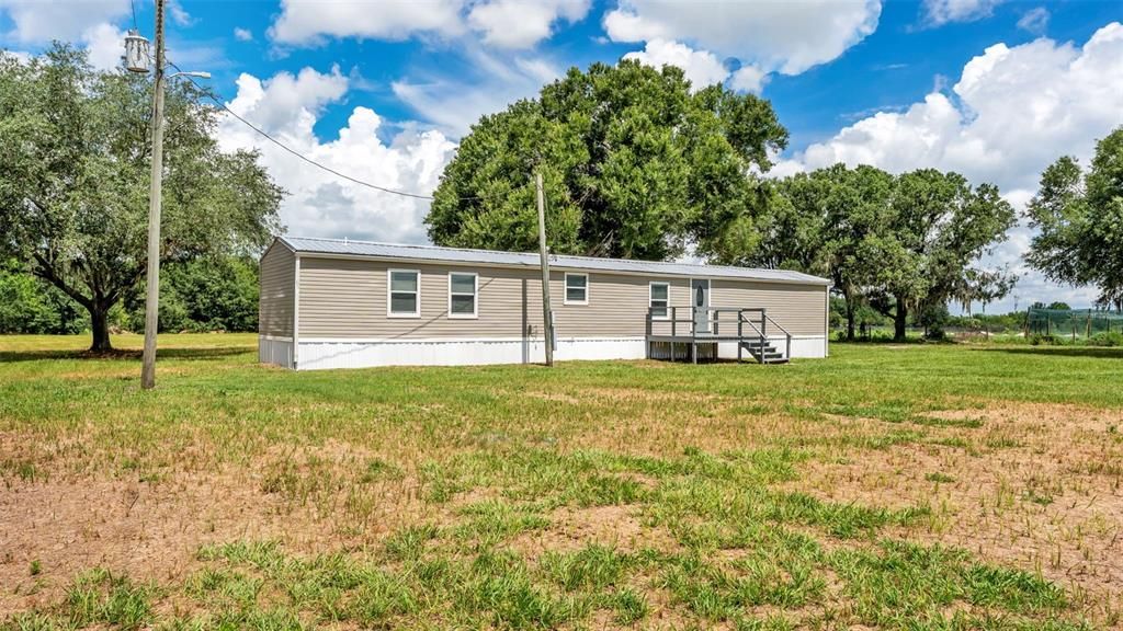For Sale: $280,000 (3 beds, 2 baths, 1064 Square Feet)