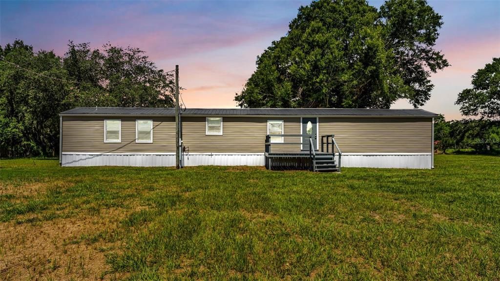 For Sale: $280,000 (3 beds, 2 baths, 1064 Square Feet)