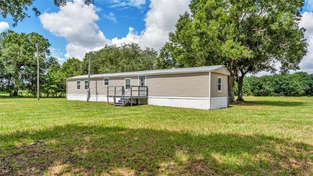 For Sale: $280,000 (3 beds, 2 baths, 1064 Square Feet)