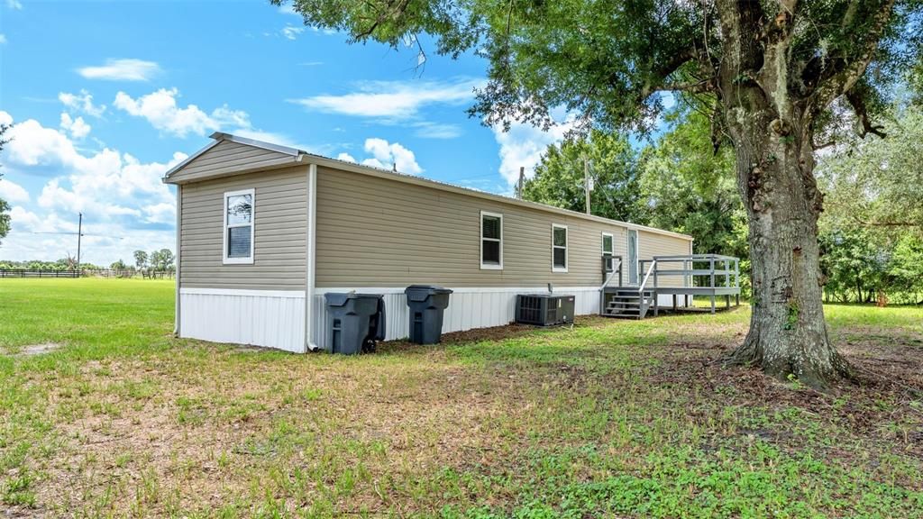 For Sale: $280,000 (3 beds, 2 baths, 1064 Square Feet)