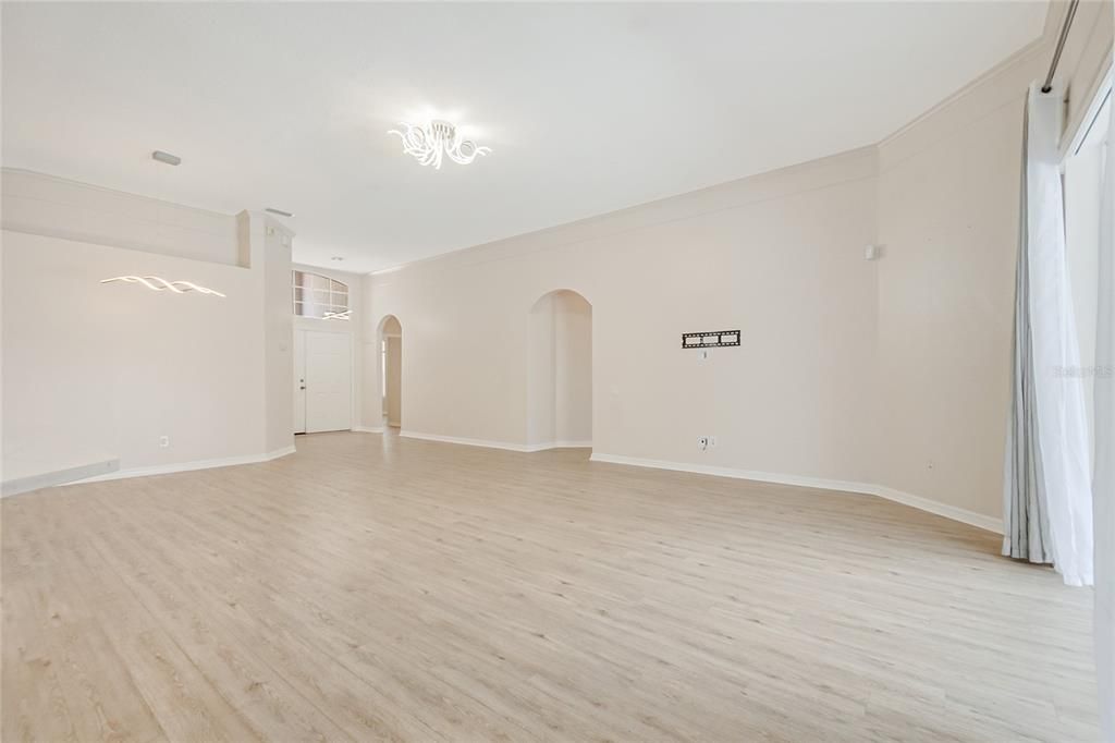 For Rent: $4,000 (3 beds, 2 baths, 2077 Square Feet)
