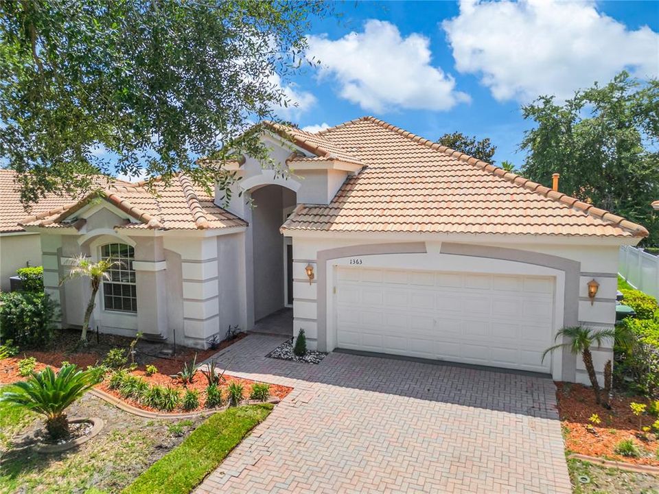 For Rent: $4,000 (3 beds, 2 baths, 2077 Square Feet)