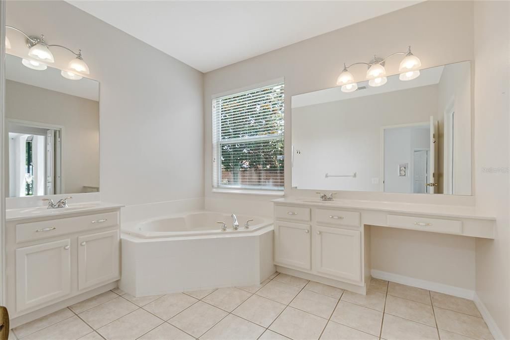 For Rent: $4,000 (3 beds, 2 baths, 2077 Square Feet)