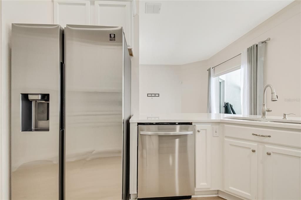 For Rent: $4,000 (3 beds, 2 baths, 2077 Square Feet)