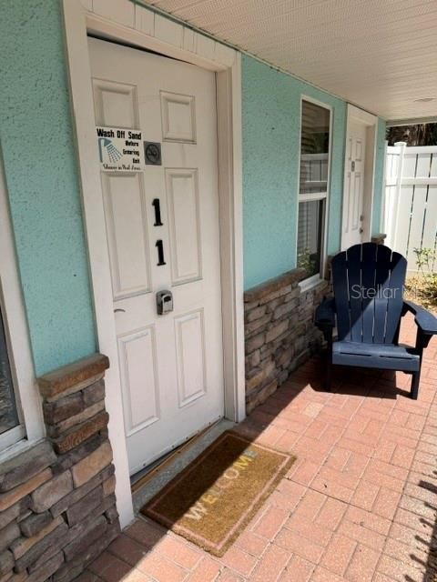 For Sale: $309,000 (1 beds, 1 baths, 438 Square Feet)