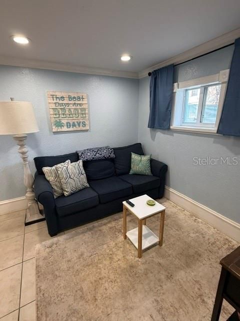 For Sale: $309,000 (1 beds, 1 baths, 438 Square Feet)