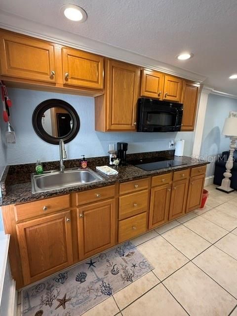 For Sale: $309,000 (1 beds, 1 baths, 438 Square Feet)
