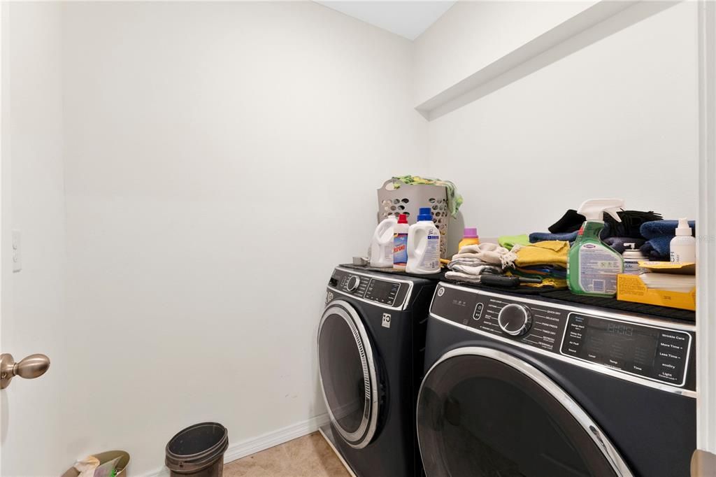 В аренду: $3,000 (6 спален, 3 ванн, 2696 Квадратных фут)