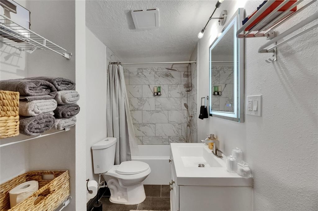 For Sale: $375,000 (3 beds, 2 baths, 1097 Square Feet)