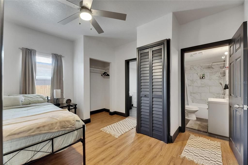 For Sale: $375,000 (3 beds, 2 baths, 1097 Square Feet)