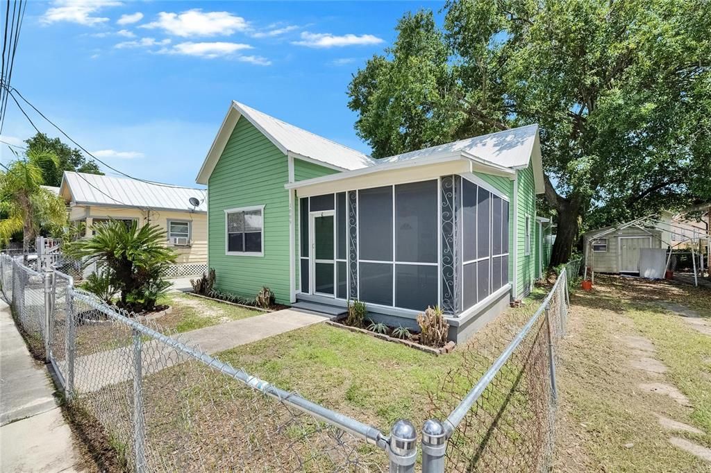 For Sale: $375,000 (3 beds, 2 baths, 1097 Square Feet)