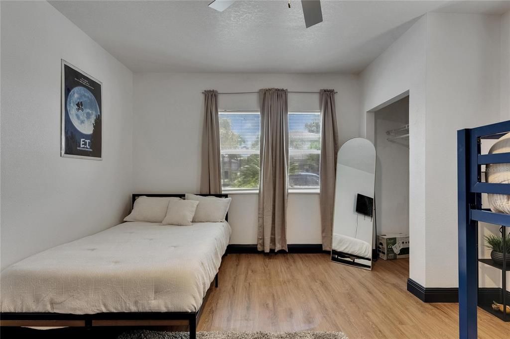 For Sale: $375,000 (3 beds, 2 baths, 1097 Square Feet)