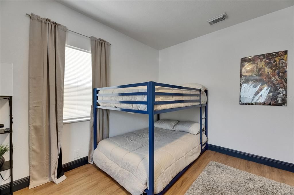 For Sale: $375,000 (3 beds, 2 baths, 1097 Square Feet)