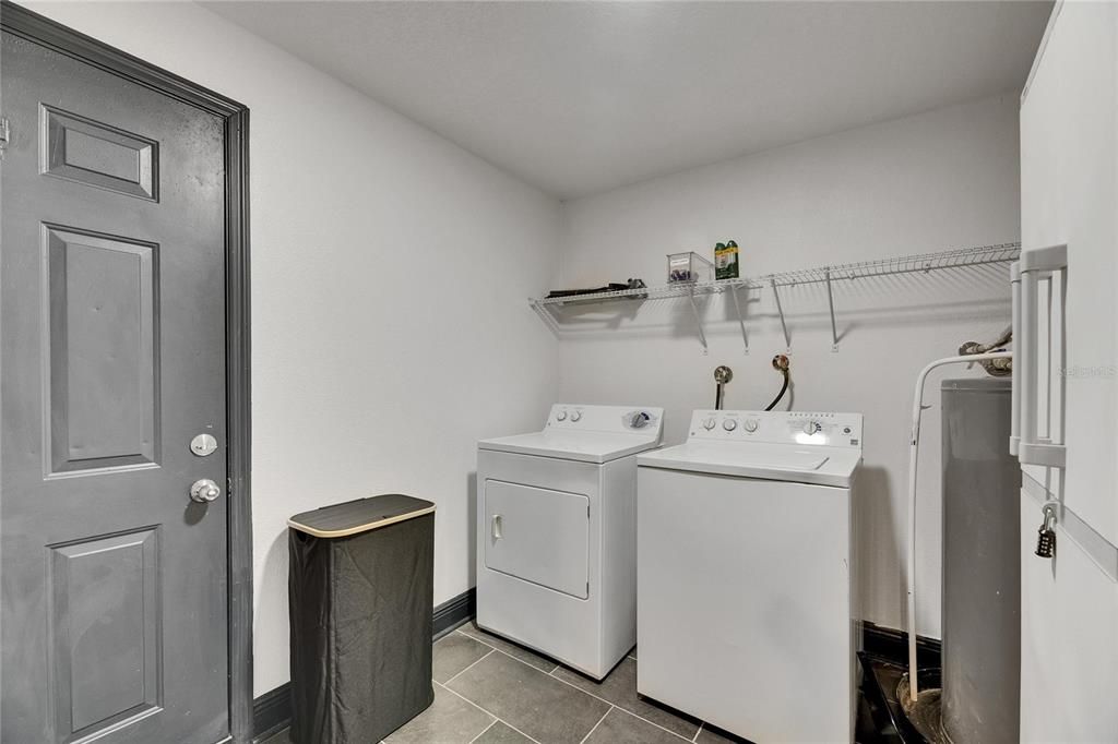 For Sale: $375,000 (3 beds, 2 baths, 1097 Square Feet)