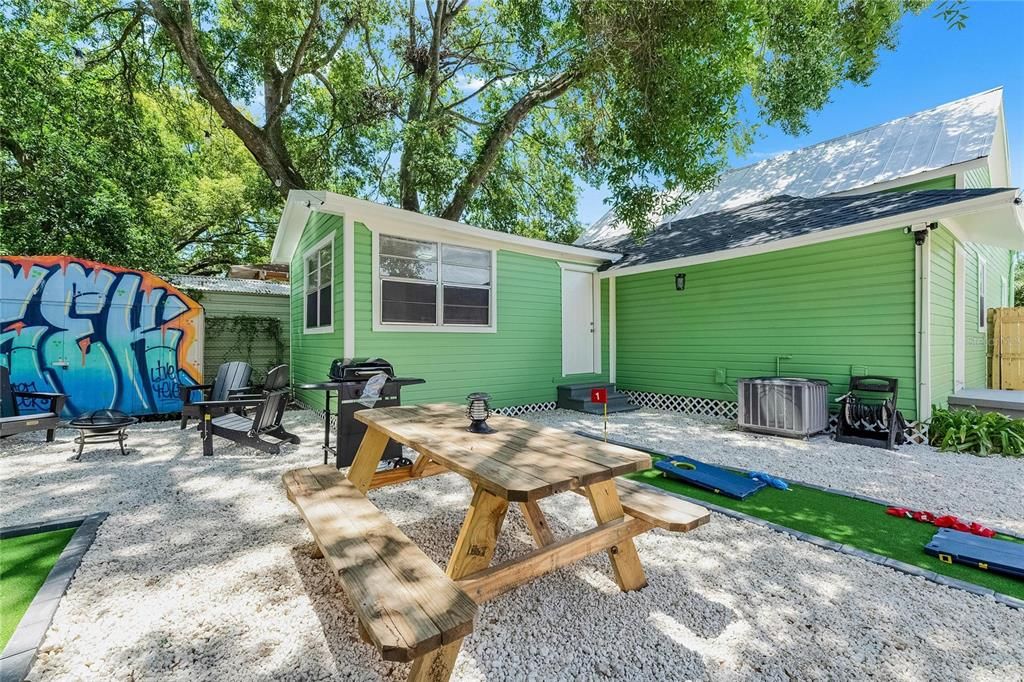 For Sale: $375,000 (3 beds, 2 baths, 1097 Square Feet)
